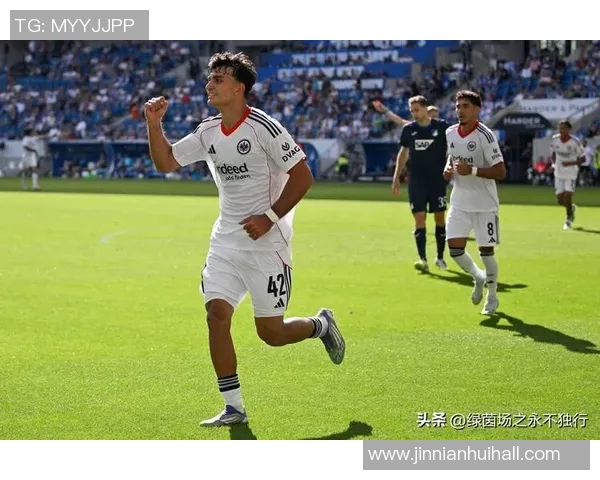 法兰克福官方宣布签约18岁日本前锋神代庆人助力球队未来发展